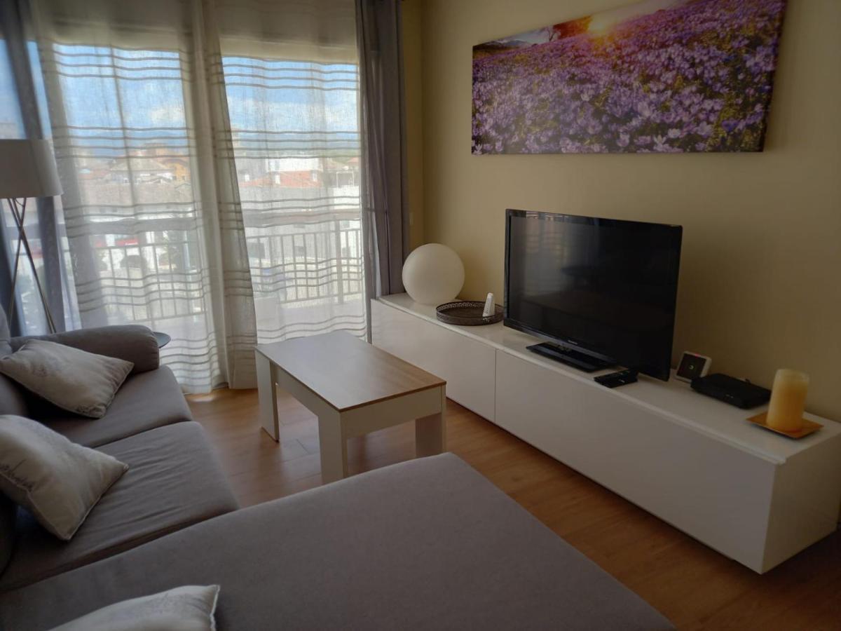Lovely Flat In With Balcony *
