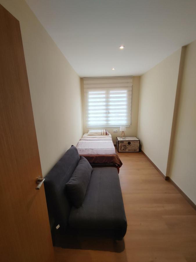 Lovely Flat In With Balcony Apartment Vic