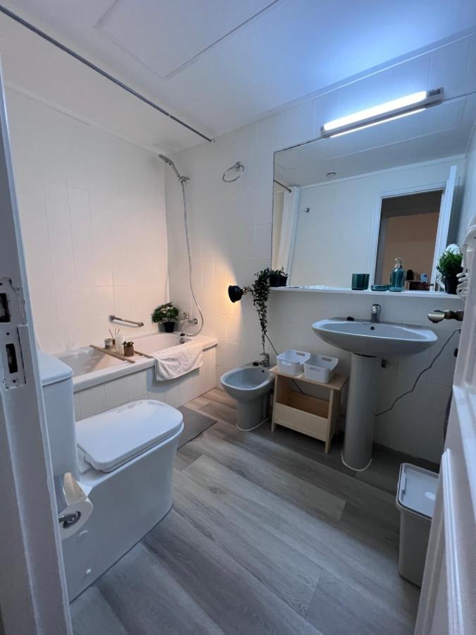 Luxury With Pool View Aparthotel