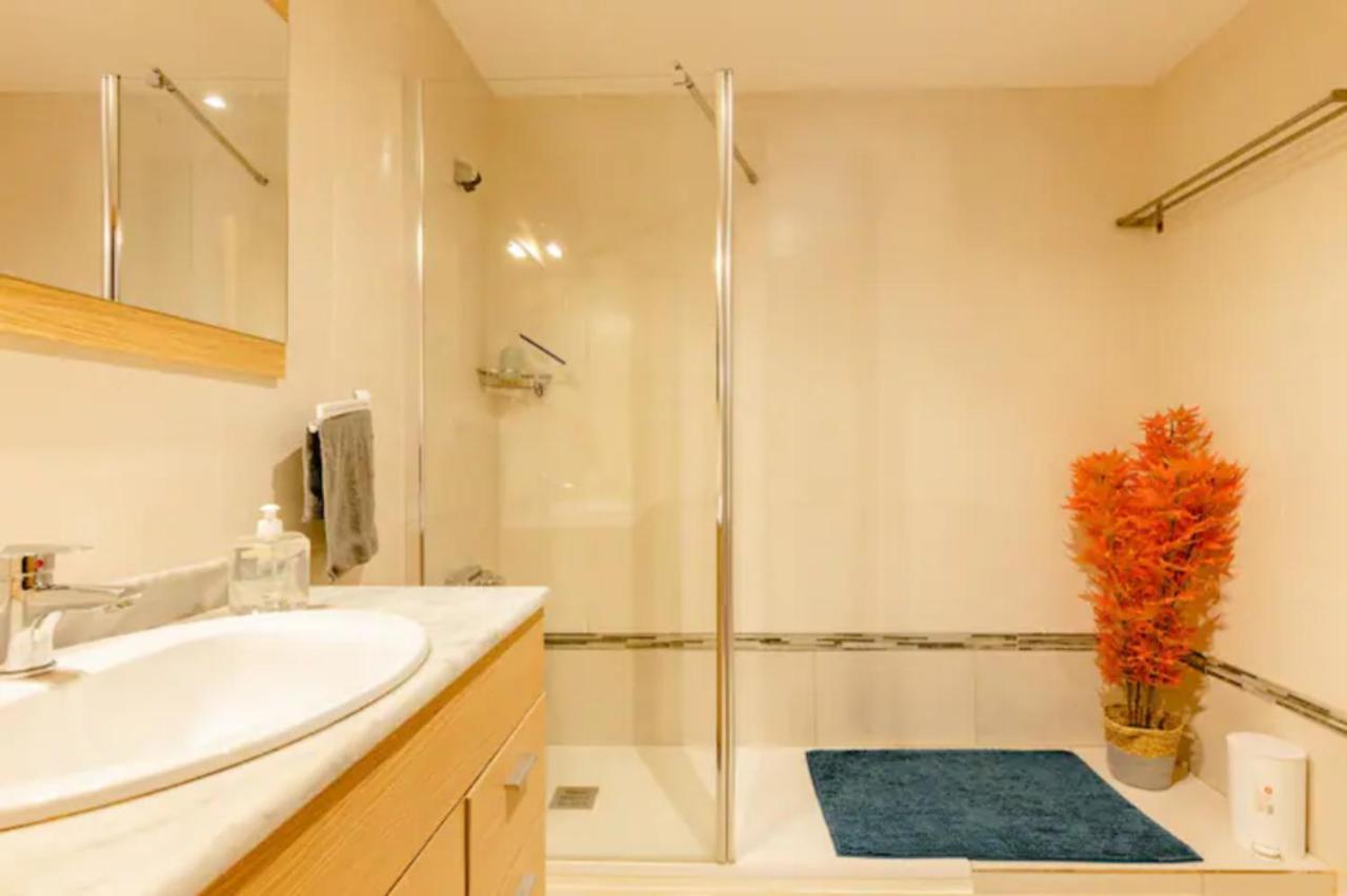 Apt.p/5 15min From Barcelona And Beaches W/terrace Apartamento *