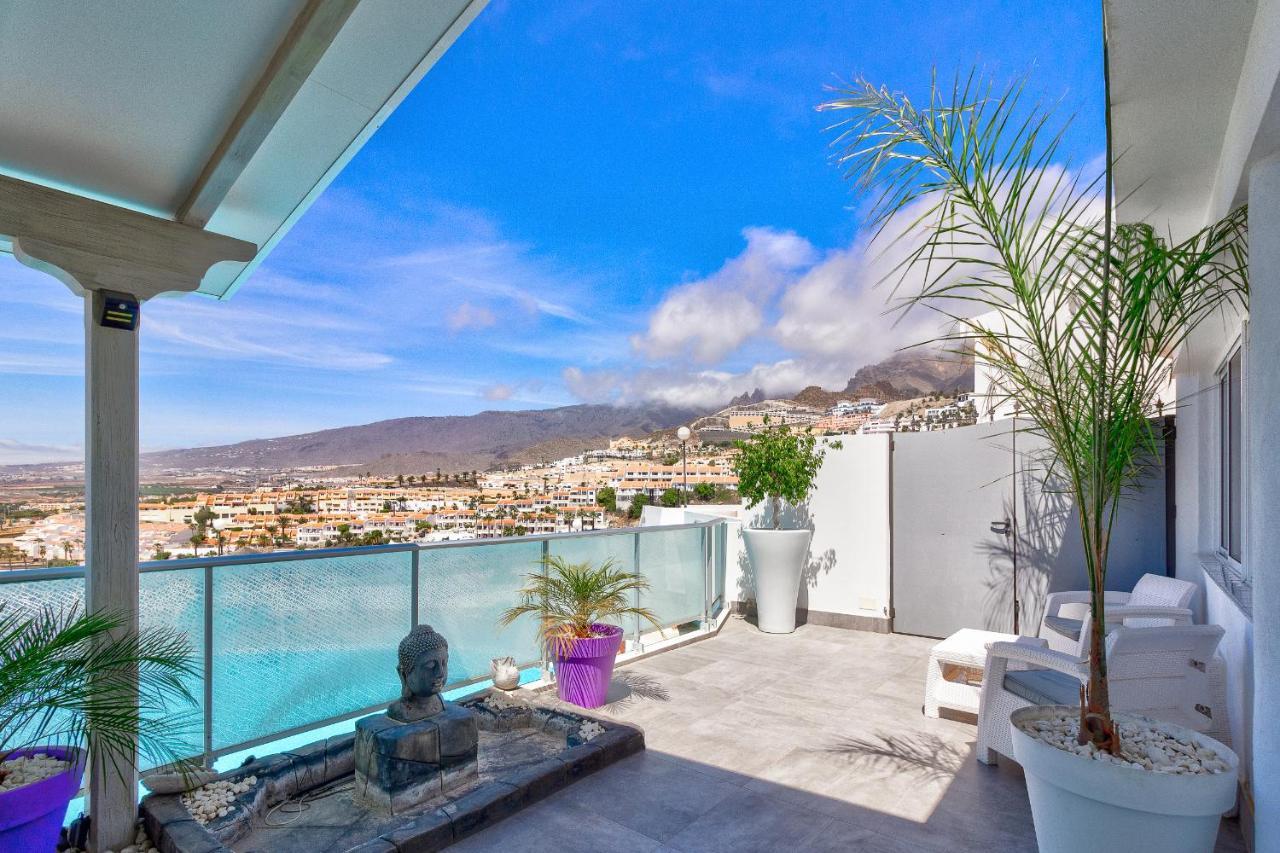 Panoramic Ocean & Mountain View 3 Bed In Island Village Heights Apartamento