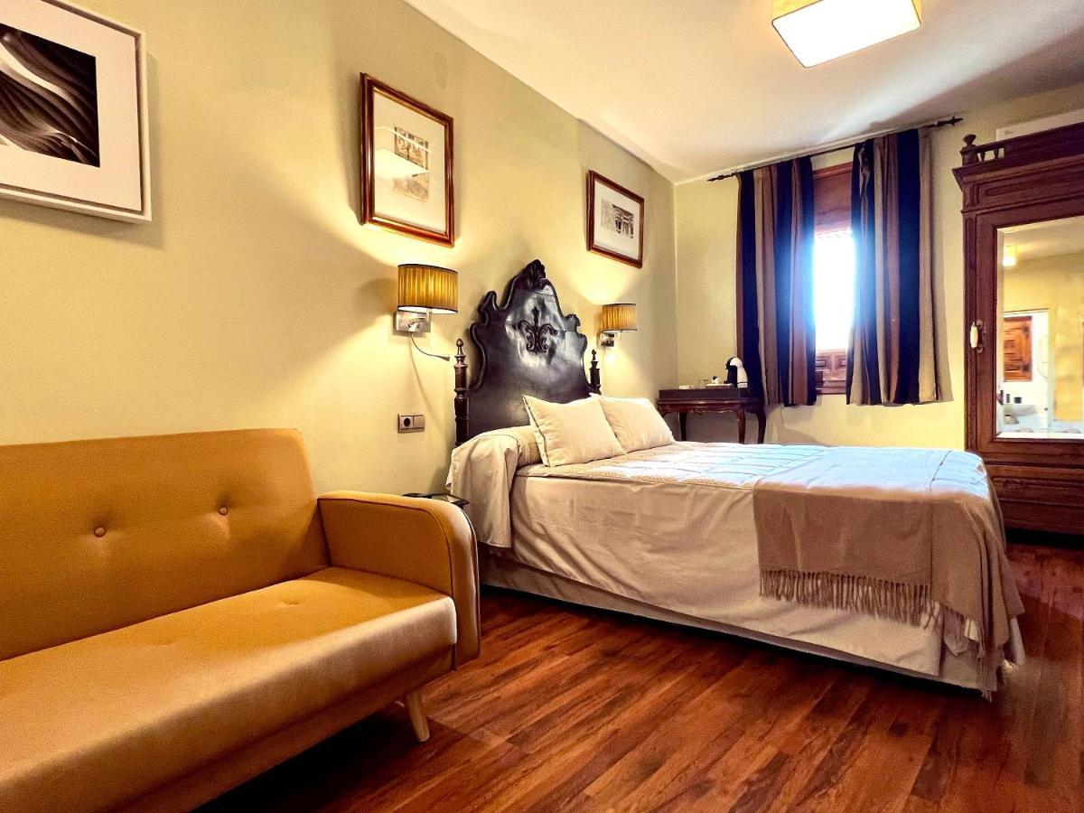 Almunia De San Miguel Aparthotel Toledo