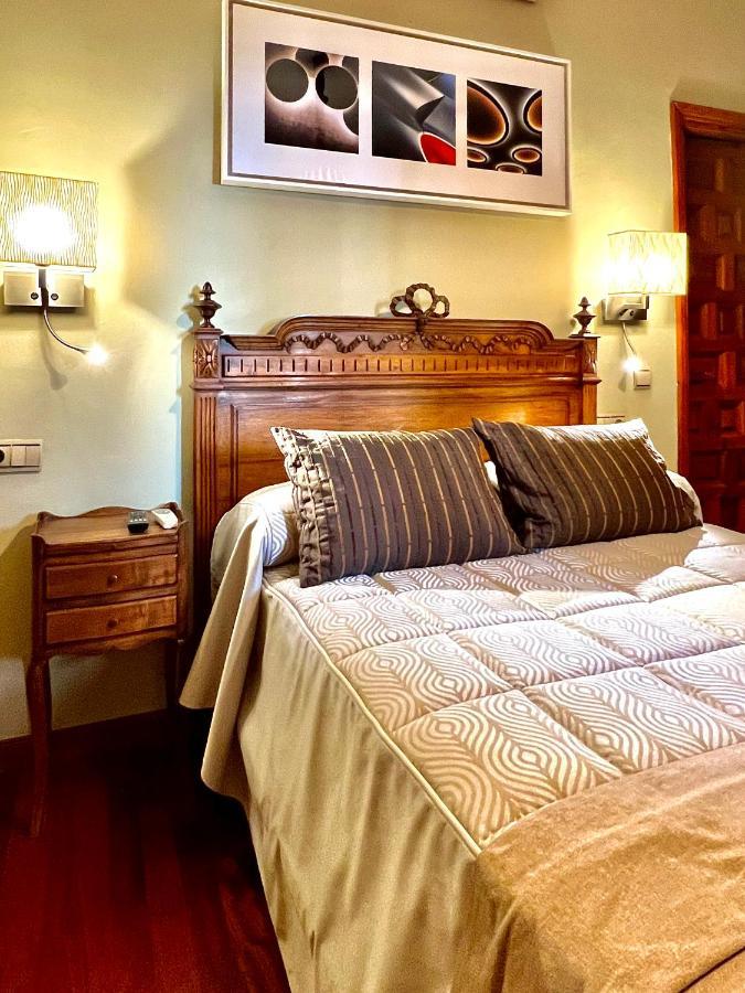 Aparthotel Almunia De San Miguel