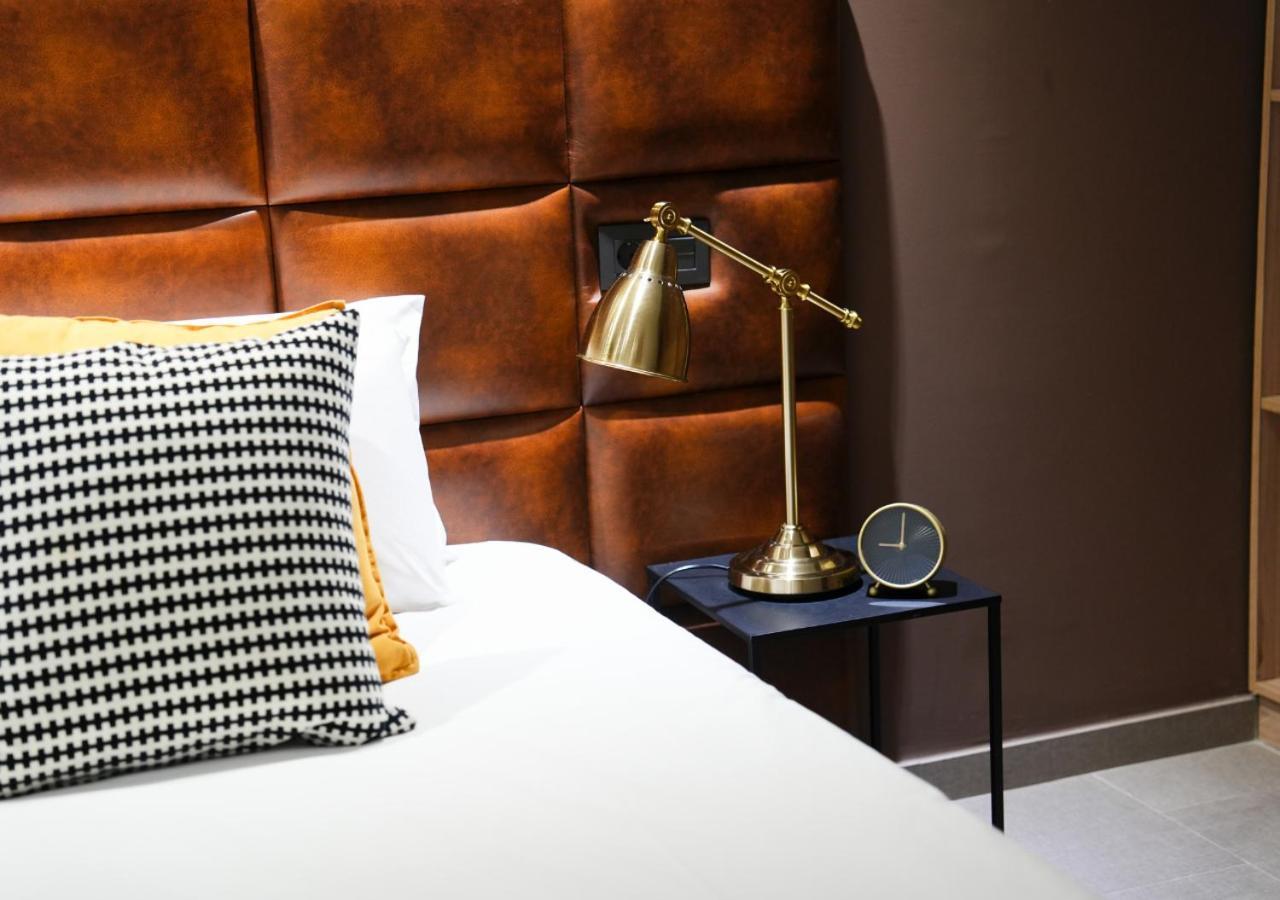 Poem Suites, Canteras *