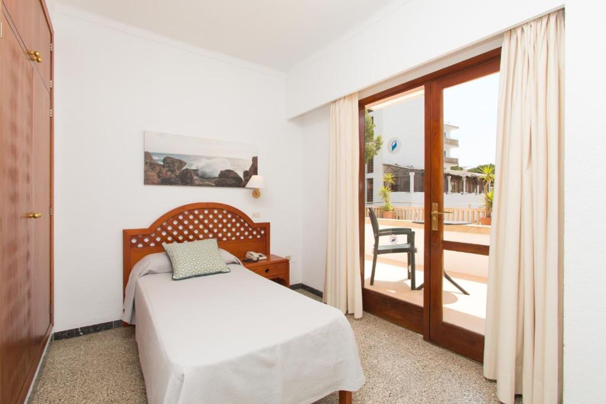 Pinos Playa Hotel