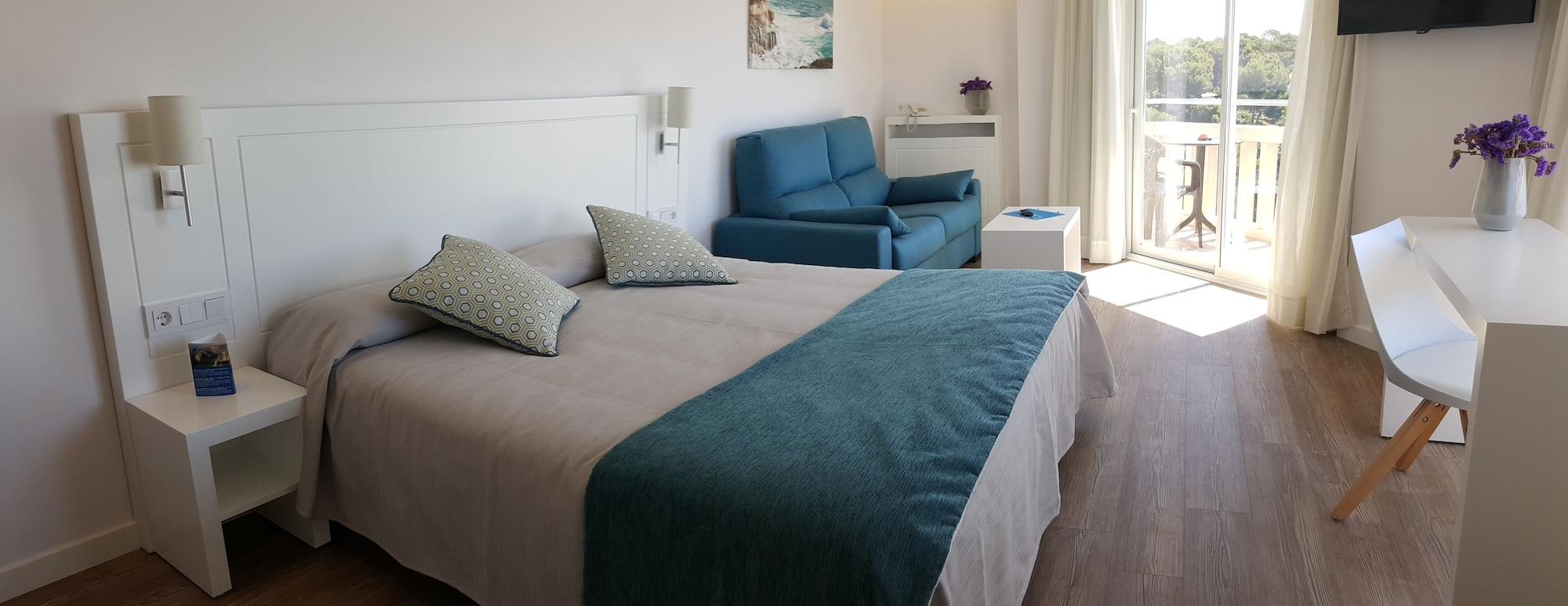 Pinos Playa Hotel 3*