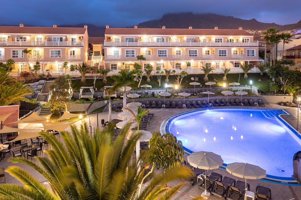 Aparthotel El Duque 4*
