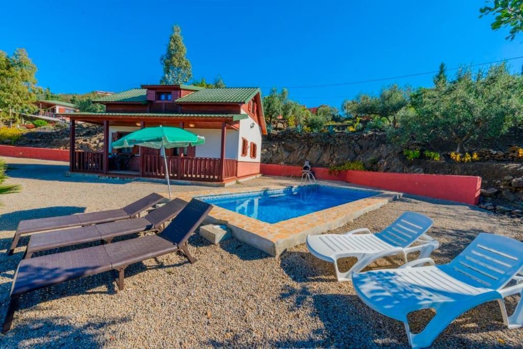 House With Private Pool *