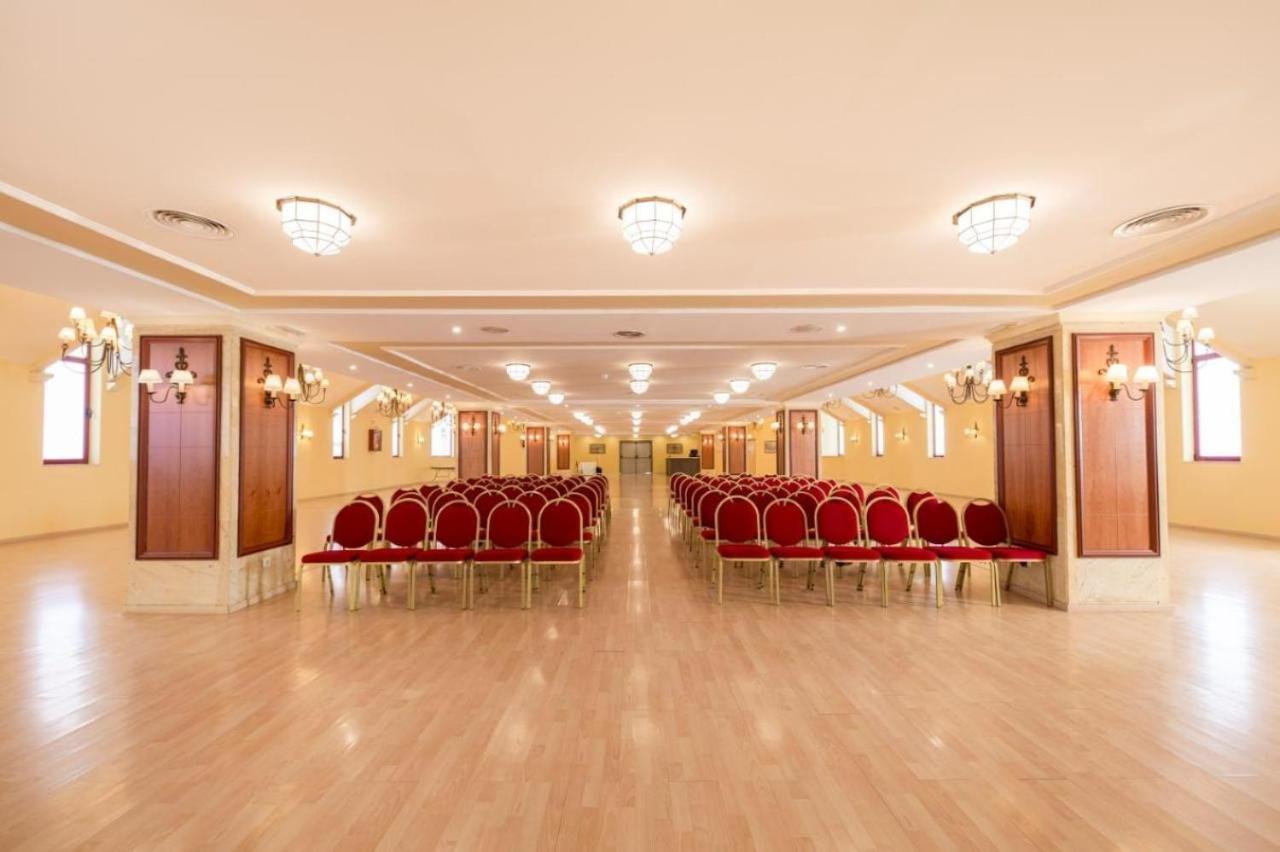 Estudio El Balcón, En Primerísima Línea De Playa. * Fuengirola