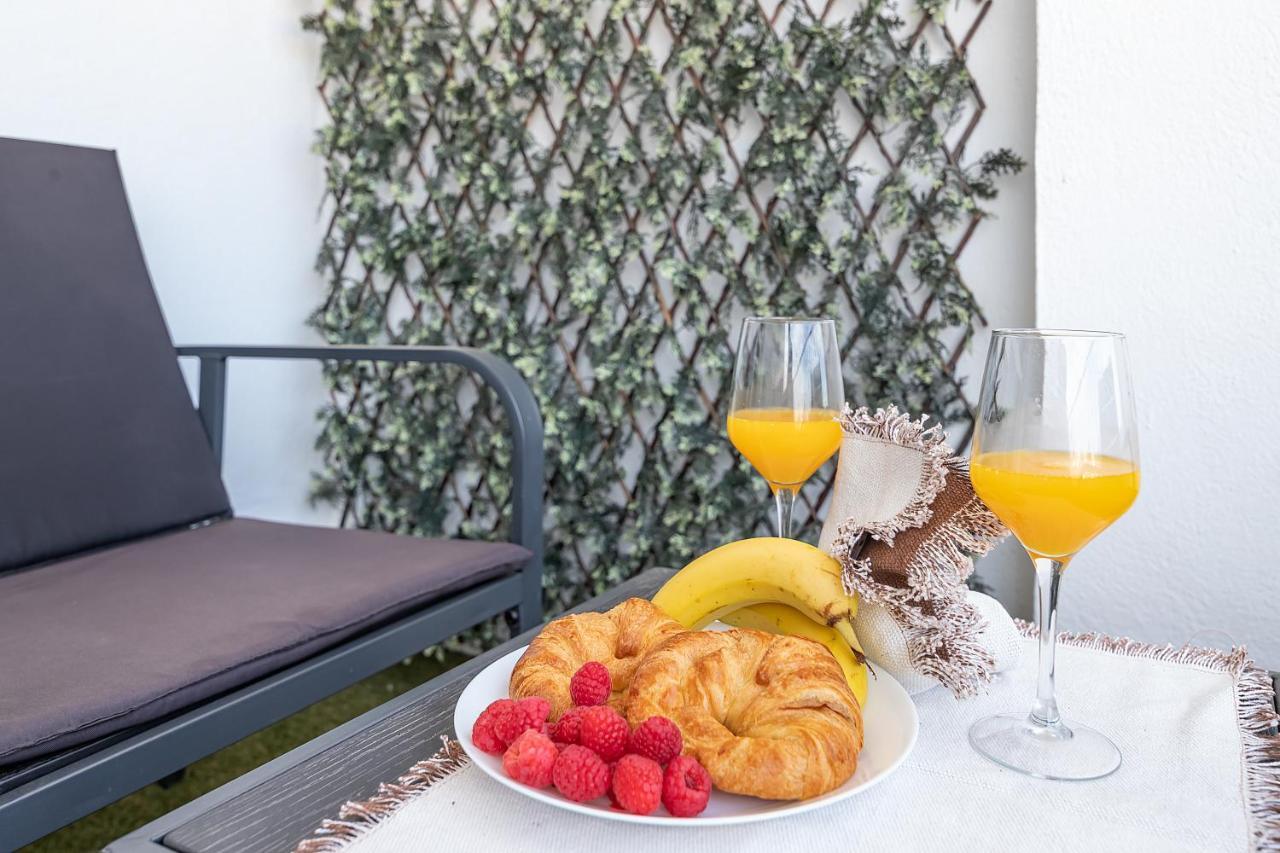 Sunshine Balcony- La Caleta Apartment