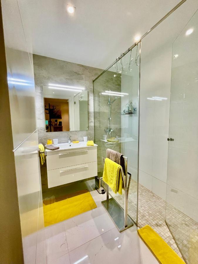 Castell Blau Apartment *