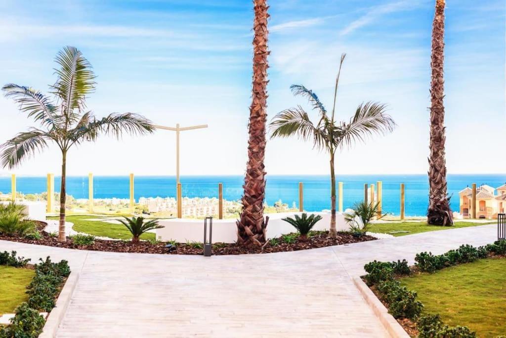 Beautiful New With Direct Sea View, First Line!! Apartamento