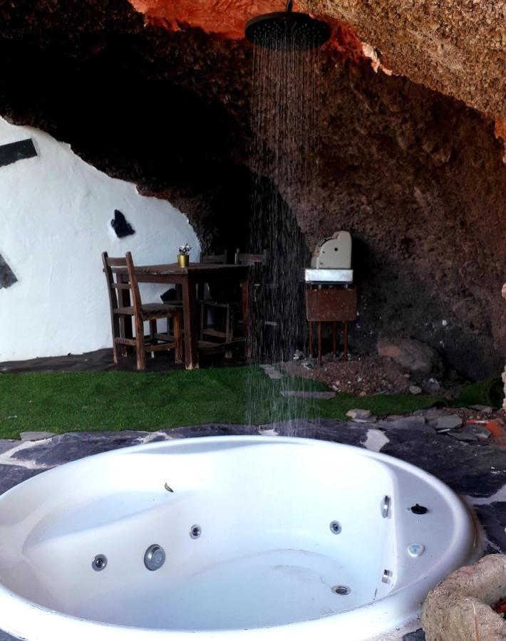 Сasa de vacaciones Alessia With Jacuzzi ,garden & Swimming Pool Santa Cruz de Tenerife