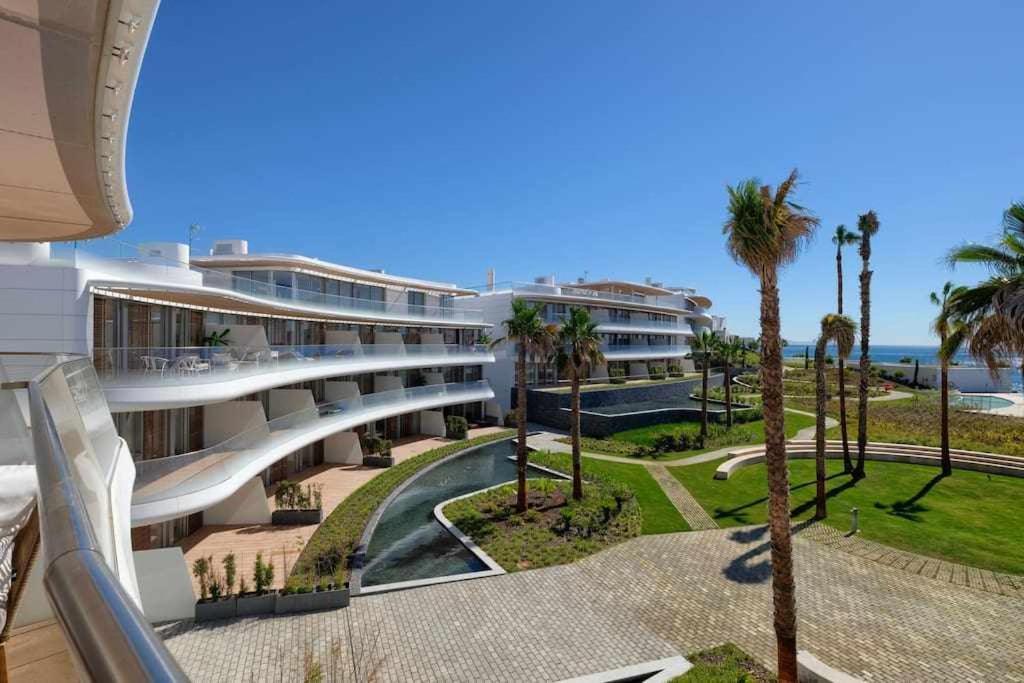 Theedgebythesea Palm Tree Apartment *