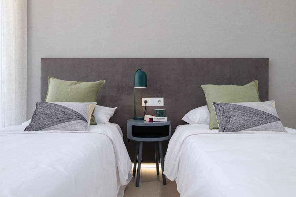 Theedgebythesea Palm Tree Apartment Estepona