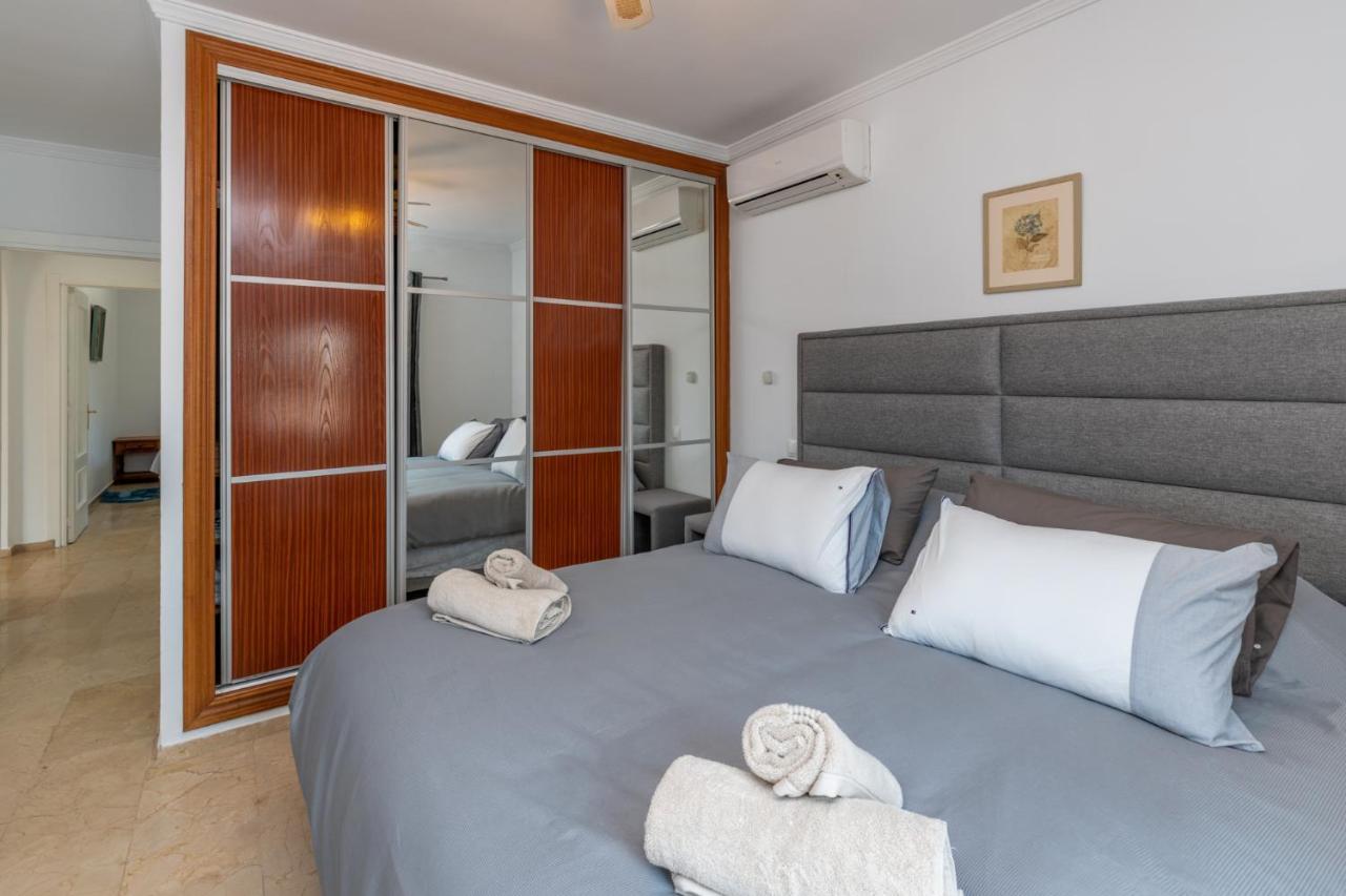 Villa Alegria Big Terrace, Private Pool & Parking