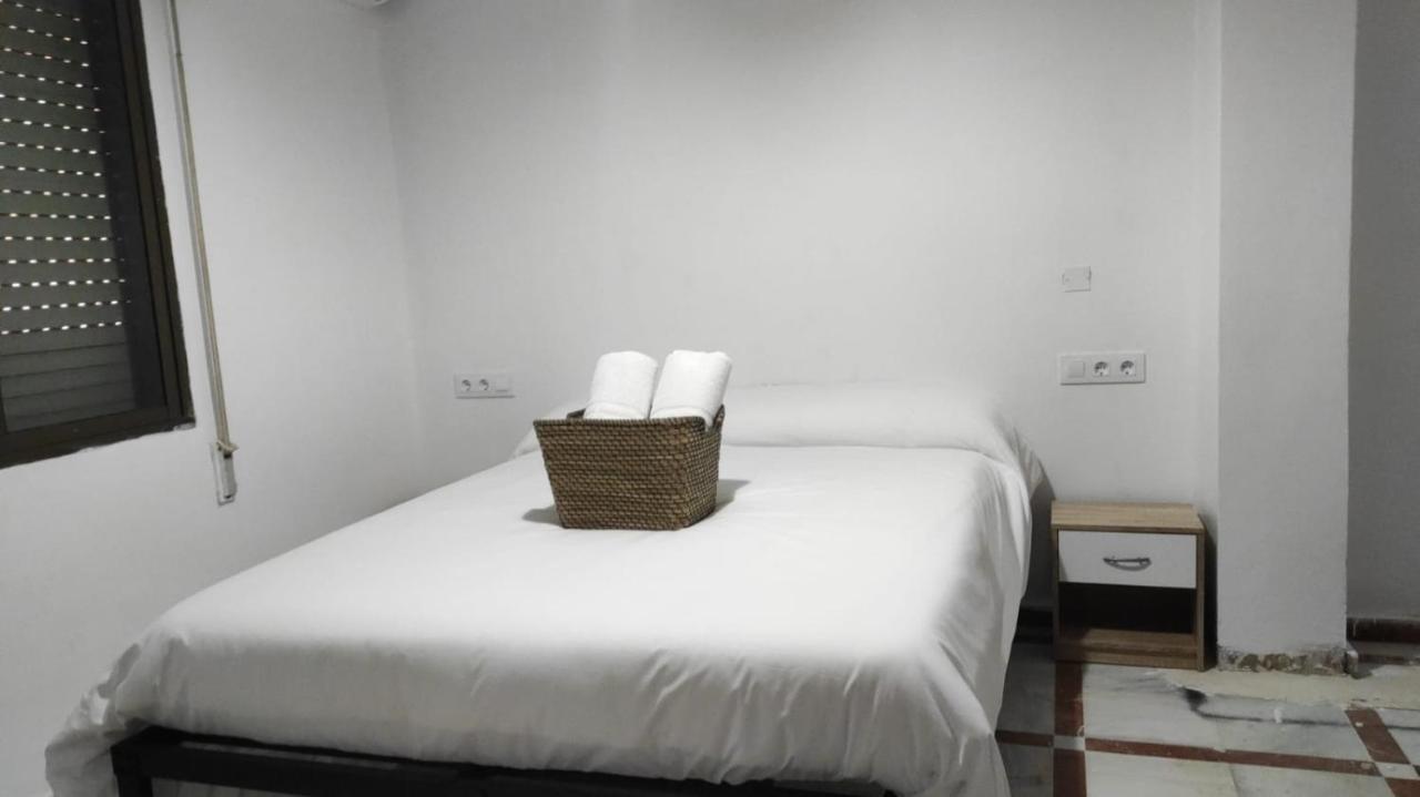 Convenient - Ferry, Train & Bus Station - Guest house *