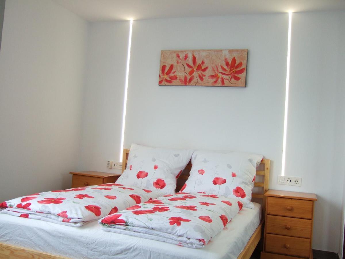 With Private Bathroom And Sea View, 50 M Del Mar Radazul