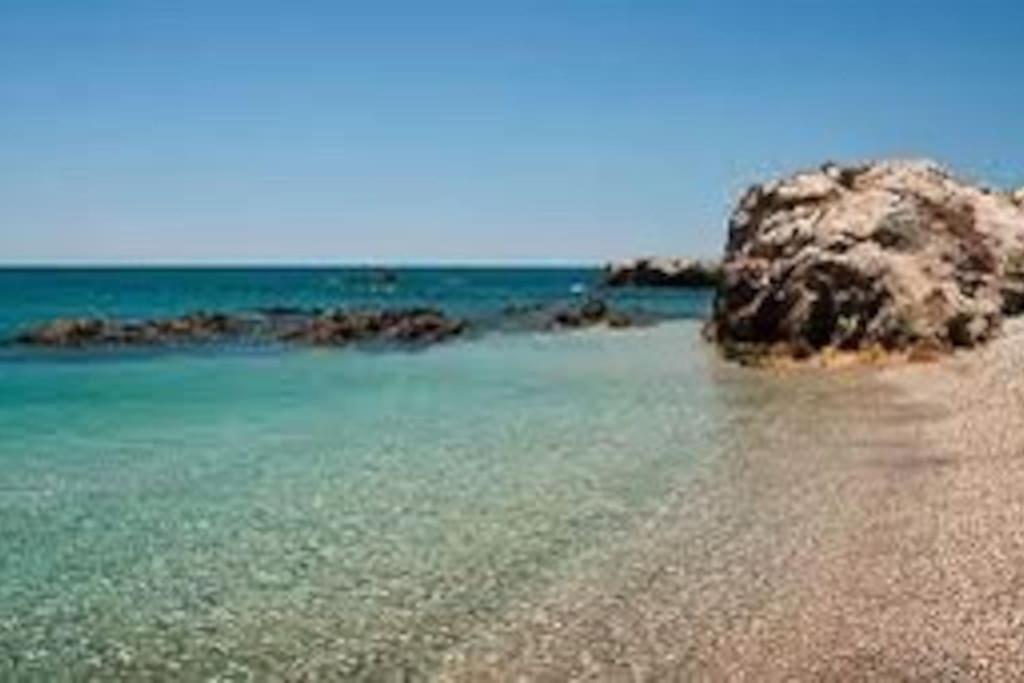Beautiful New With Direct Sea View, First Line!! Apartamento
