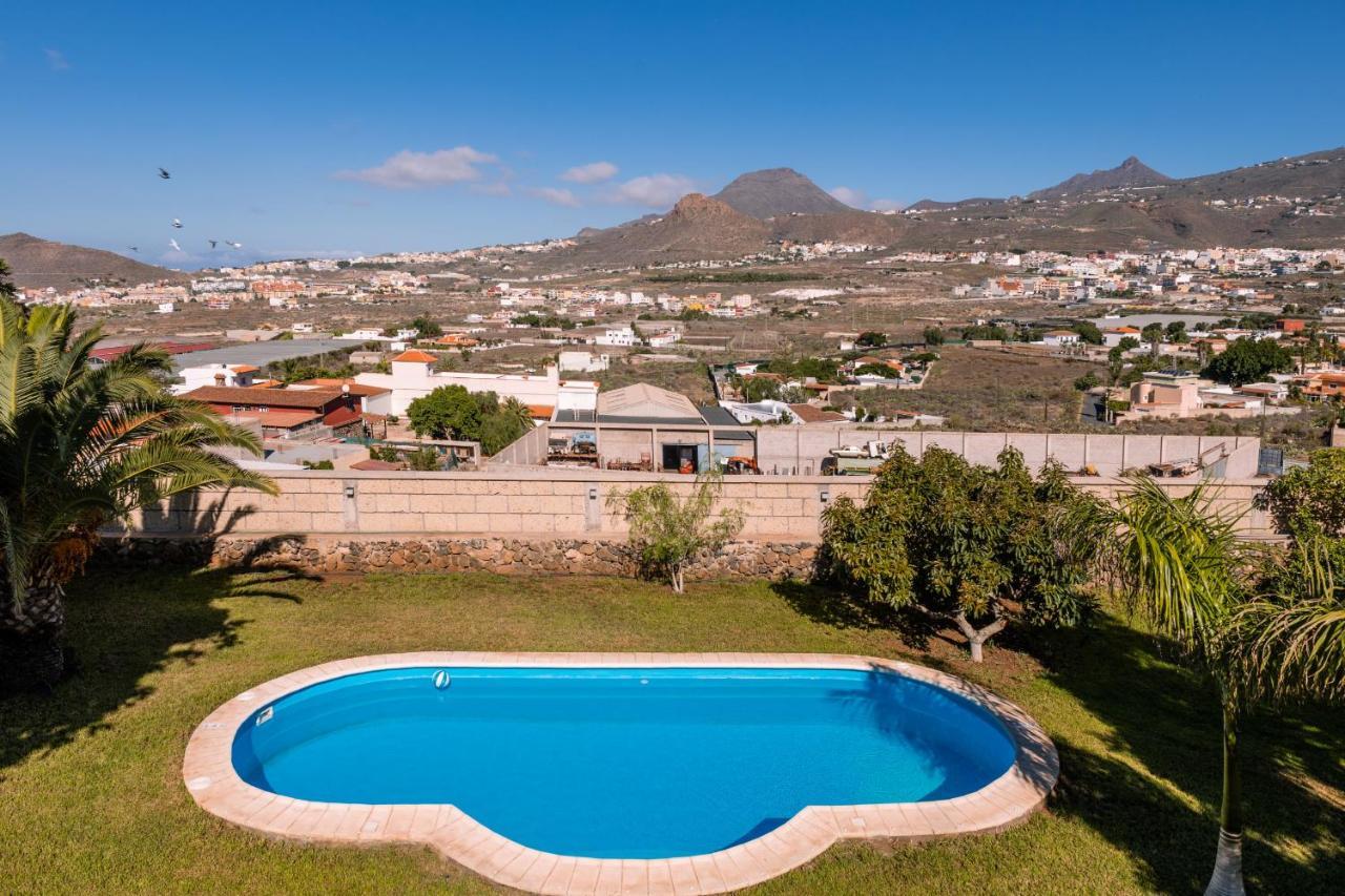 Modern With Private Pool And Mountain Views Villa *