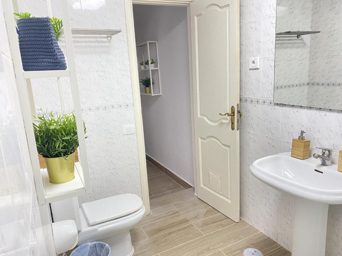 Homeforguest Two Bedroom With Pool And Terrace Apartamento