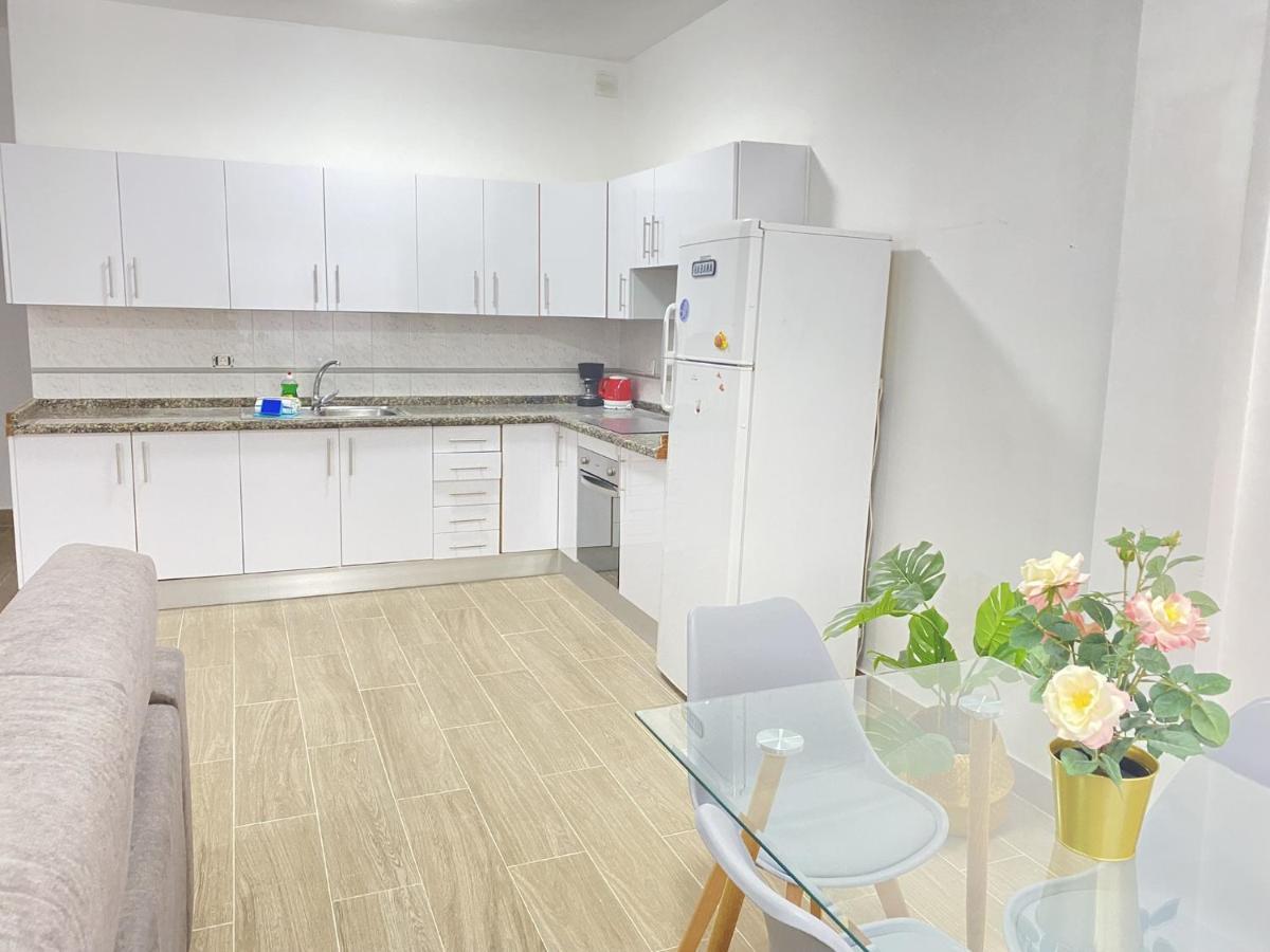 Homeforguest Two Bedroom With Pool And Terrace