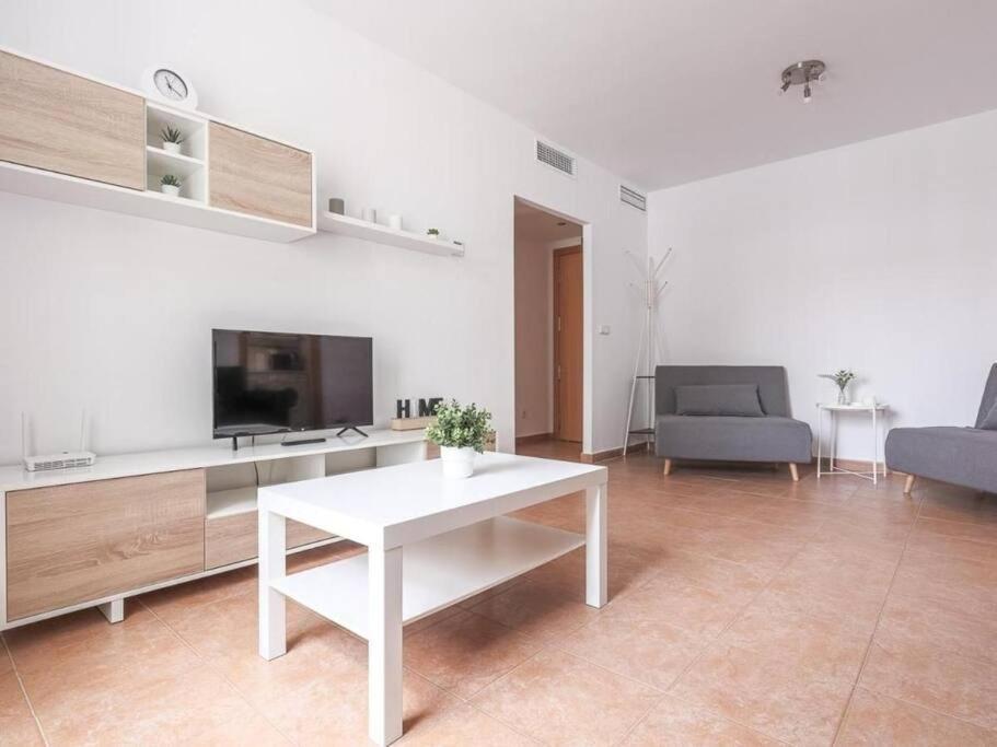 Con Piscina Y Parking En Sevilla Apartment