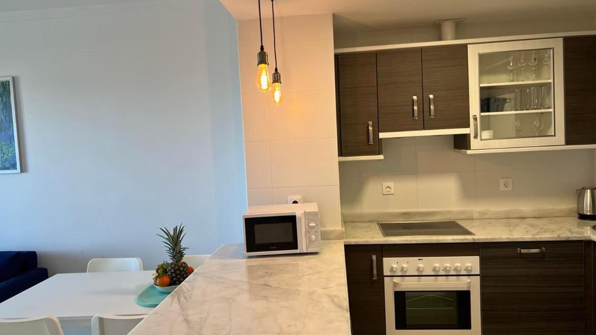 Beautiful New With Direct Sea View, First Line!! Apartamento
