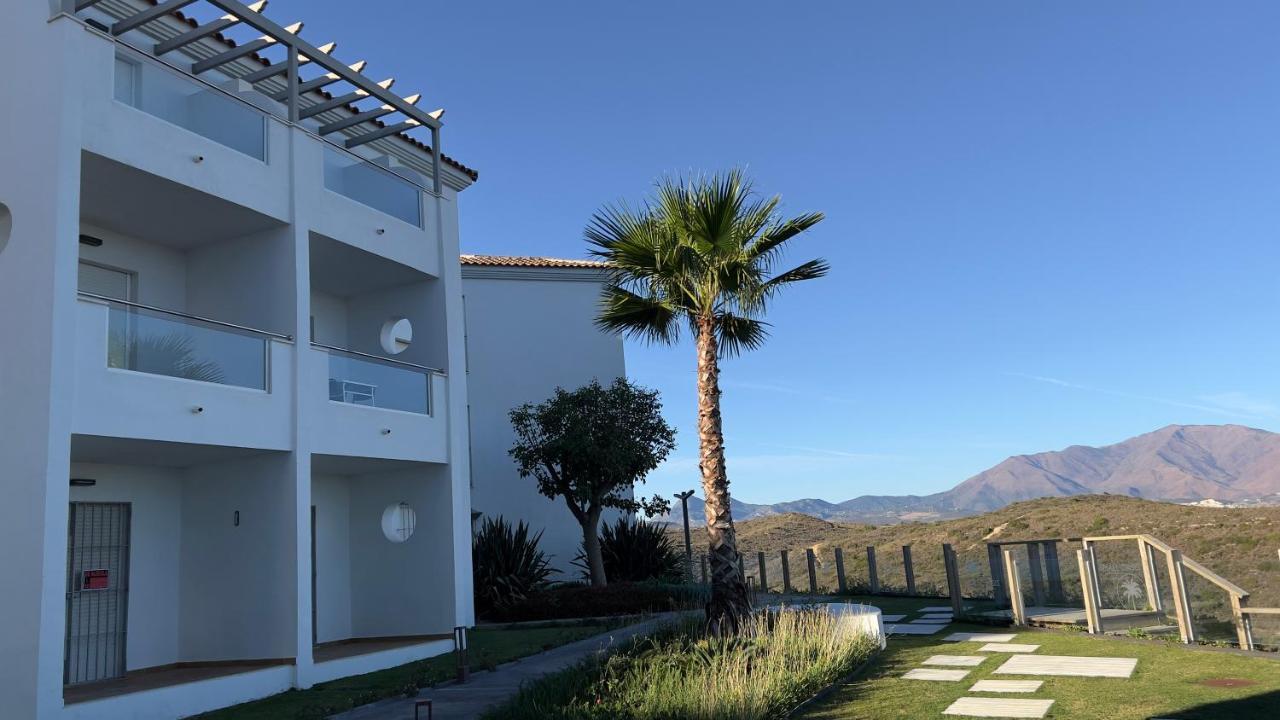 Beautiful New With Direct Sea View, First Line!! Apartamento Manilva