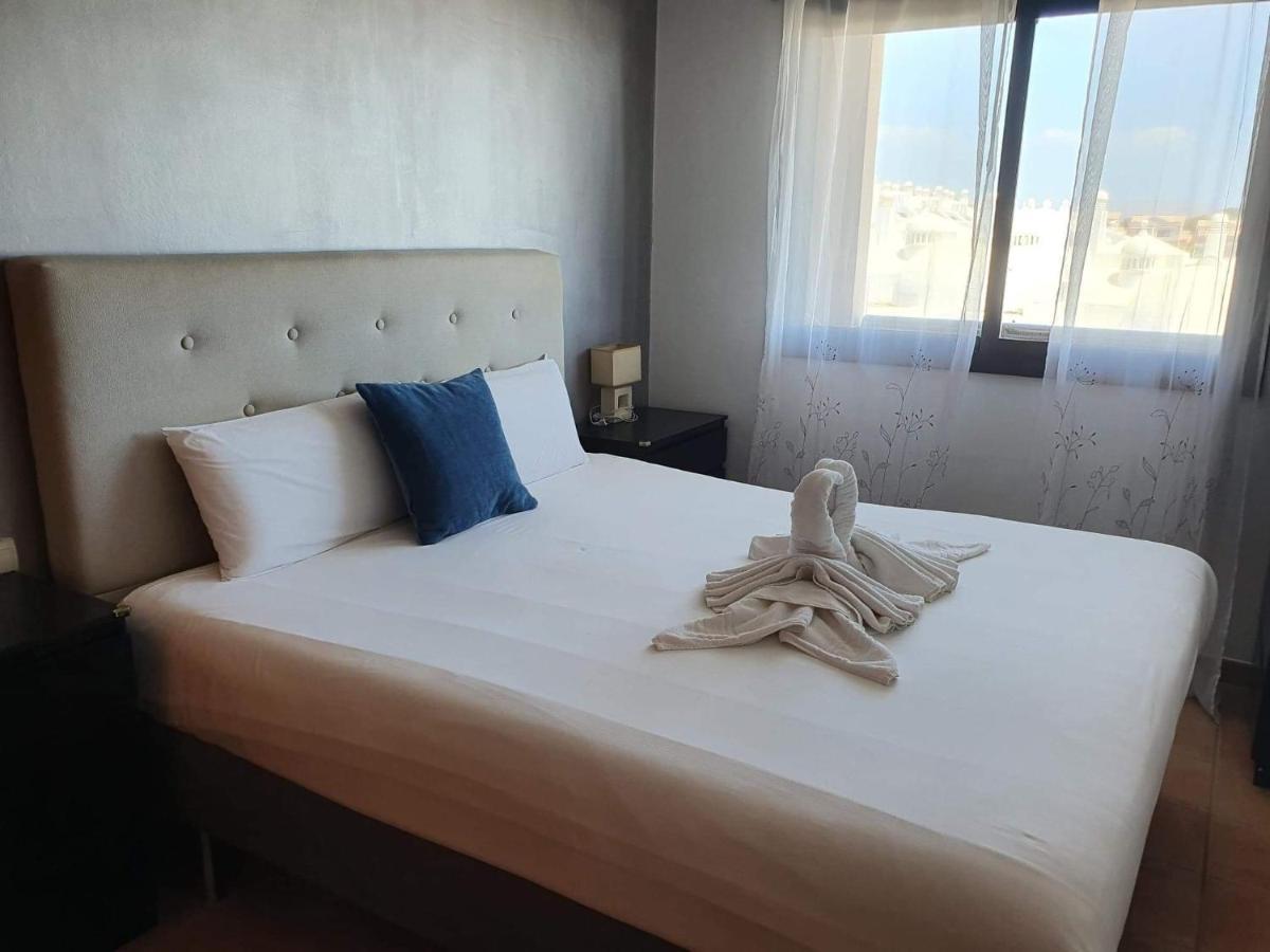 Spacious And Comfortable Paraiso Ii Apartment