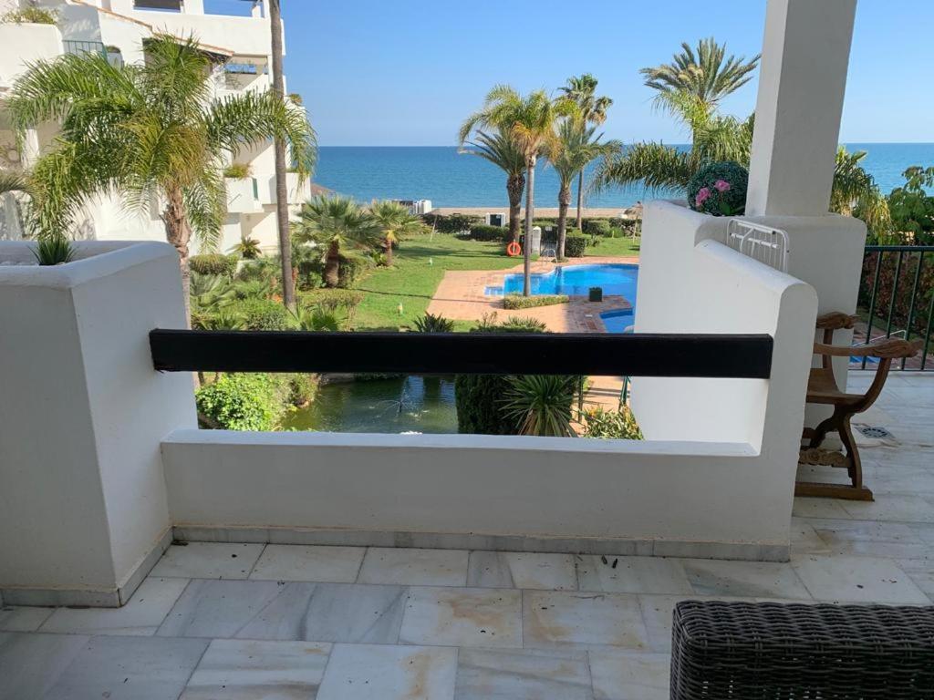 Arruzafa Playa Beachfront Apartment *