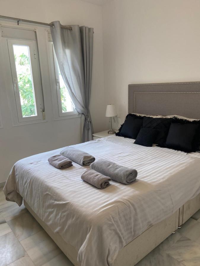 Apartment Arruzafa Playa Beachfront