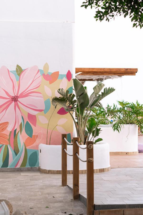 The Tree House Tenerife Hostel *