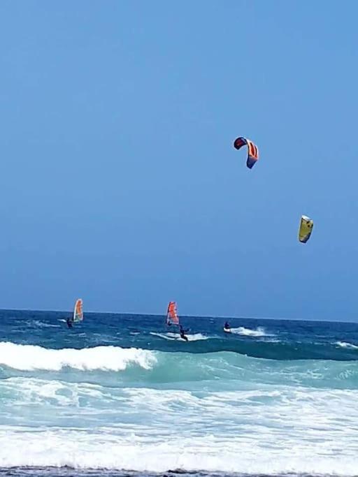 Cabo Paraiso *