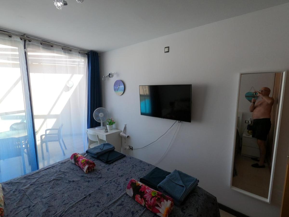 Apartment El Sonando/stylish/minutes From Swim Or Surf/well Equipped