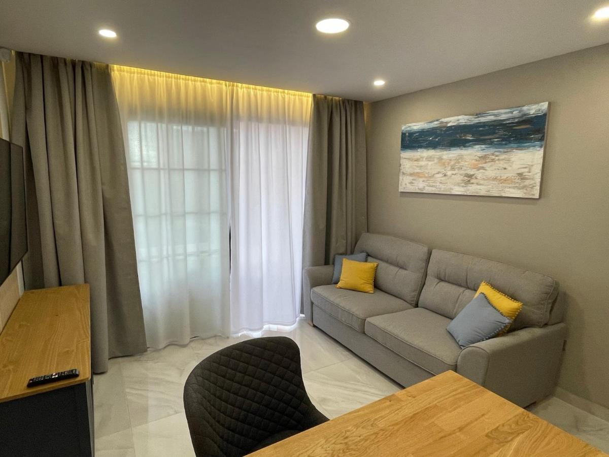 Luxury Diamond - Ocean View, Big Terraces, Air Con, Wifi *