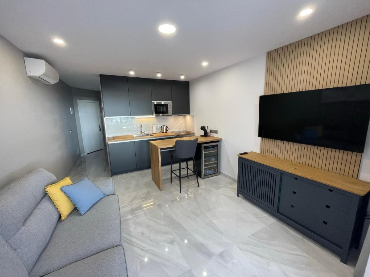 Luxury Diamond - Ocean View, Big Terraces, Air Con, Wifi Apartment