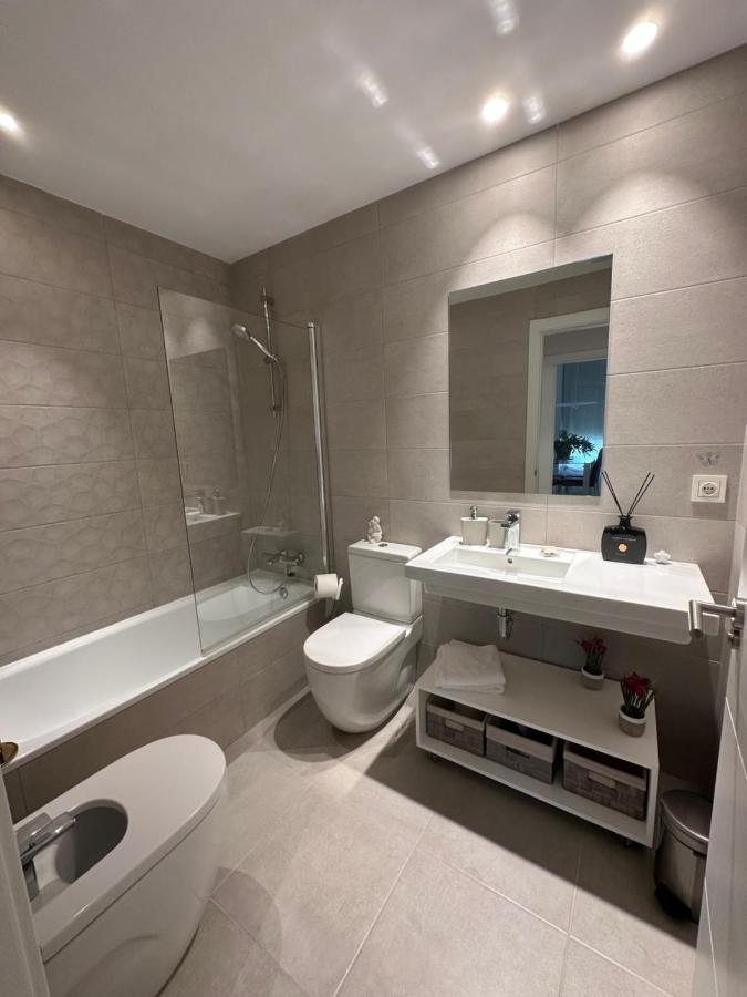 A Estrenar Amplio Con Piscina Y Parking Apartamento *