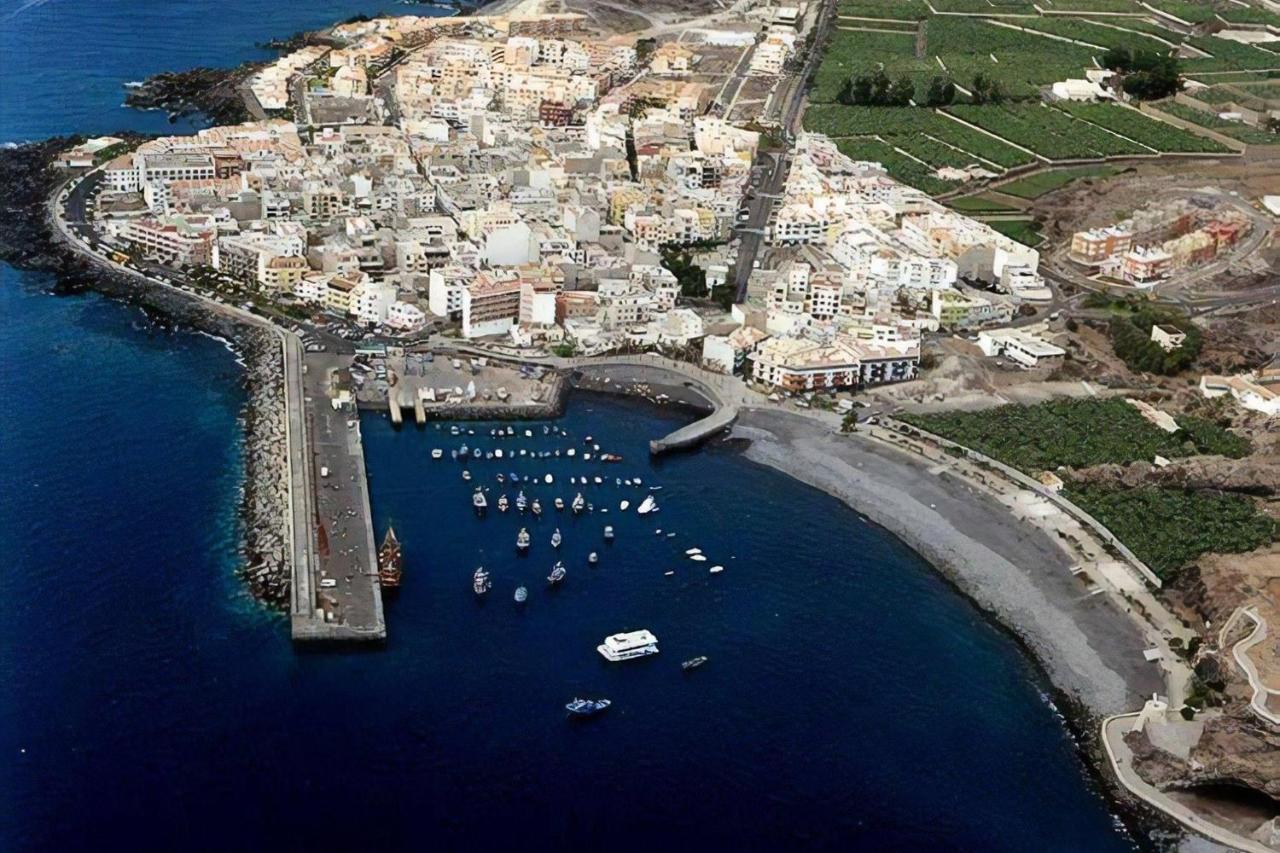 Beautiful Renovated With Air Conditioning Just Steps From The Sea In Apartment *