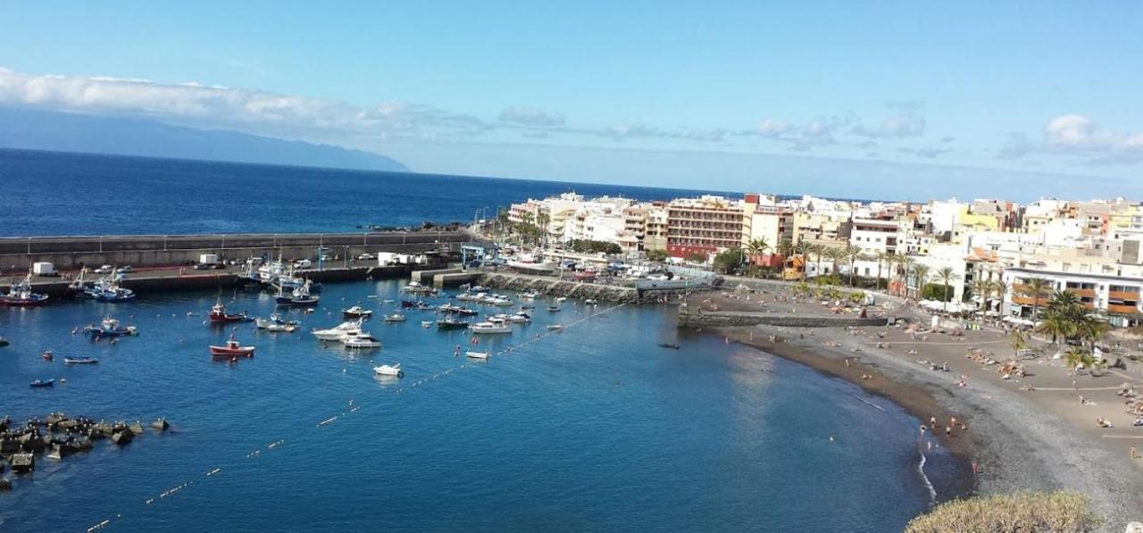 Beautiful Renovated With Air Conditioning Just Steps From The Sea In Apartment