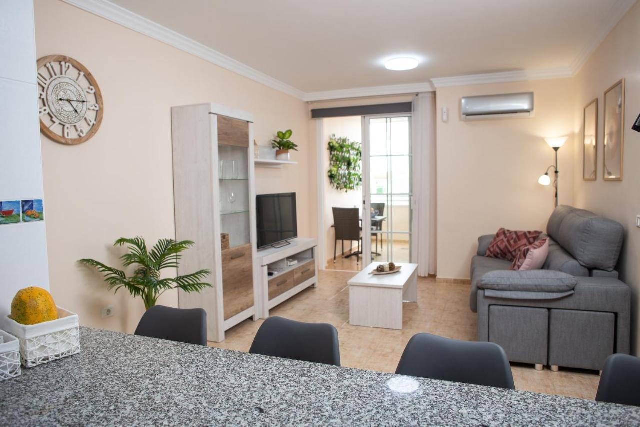 Apartment Apto Isa: Amplio Y Acogedor Apto De 75m Con Terraza, Aire Acondicionado Y Parking Gratuito *