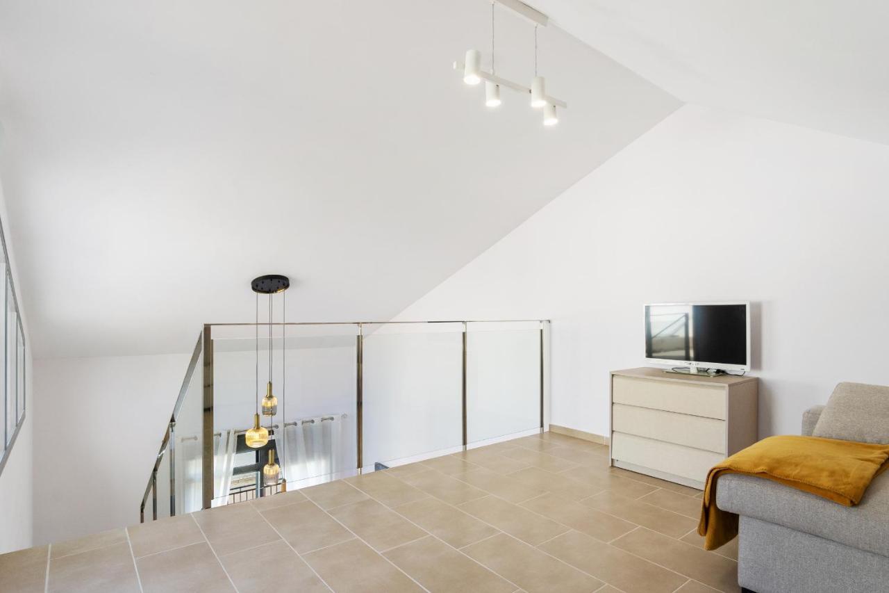 Cb Living - Cosy Loft With Terrace, Villamartin Apartment *