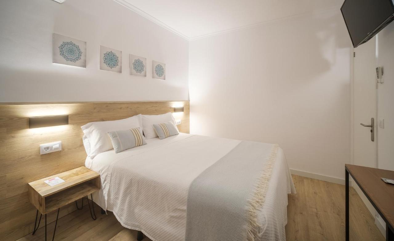Hostal Menurka *