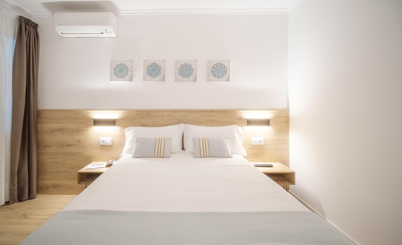 Hostal Menurka *