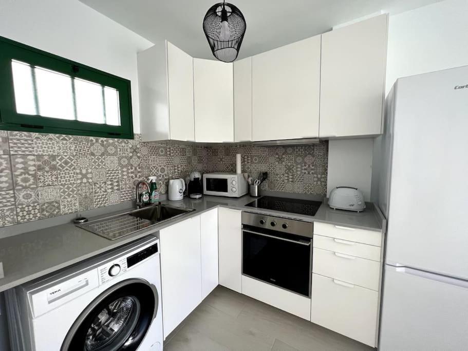 Casa Feliz - One Bedroom With Communal Pool Apartment