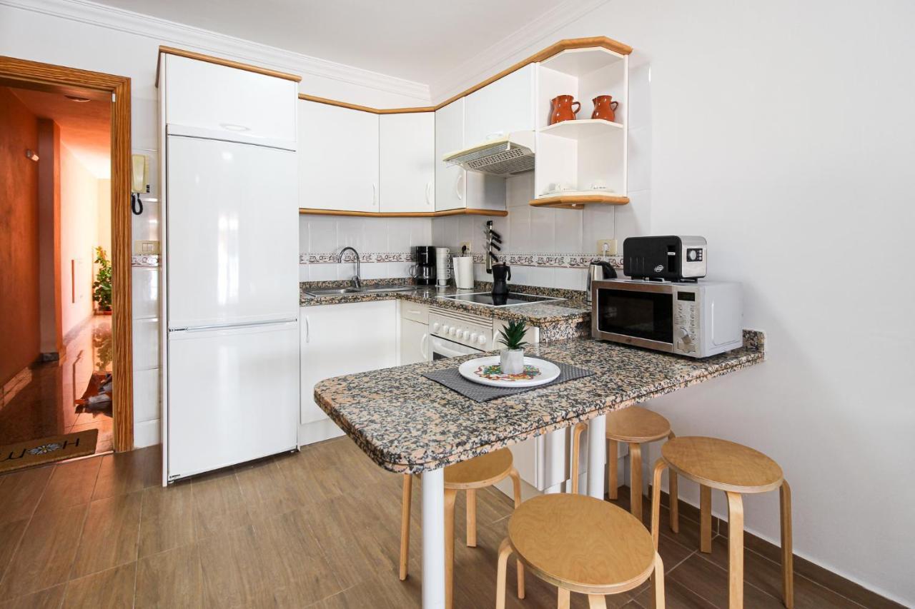 Beautiful Renovated With Air Conditioning Just Steps From The Sea In *
