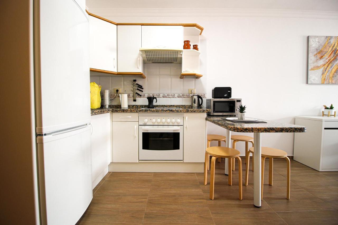 Apartment Beautiful Renovated With Air Conditioning Just Steps From The Sea In Playa de San Juan (Tenerife)