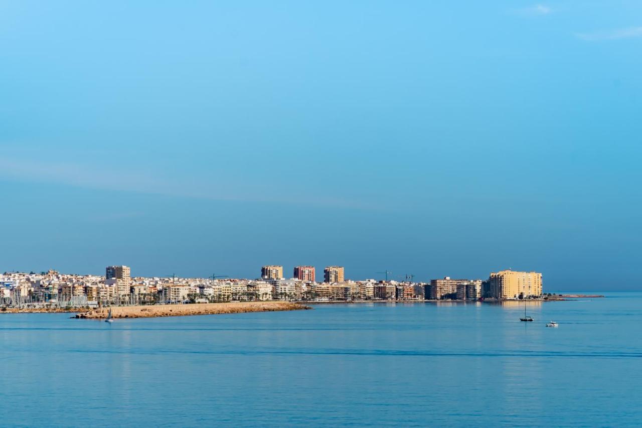 Apartamento Lux Punta Prima, Spain *