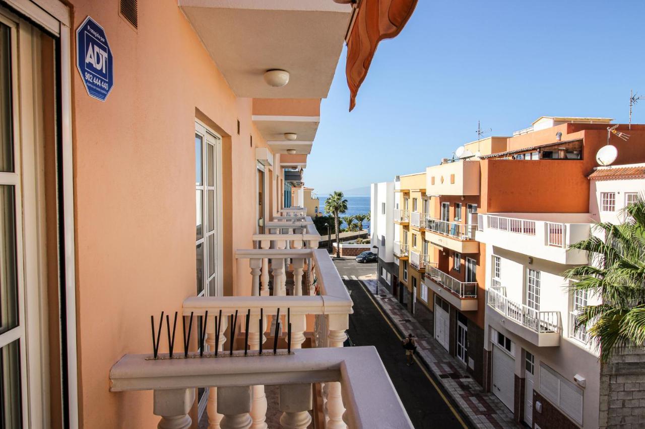 Beautiful Renovated With Air Conditioning Just Steps From The Sea In Apartment *