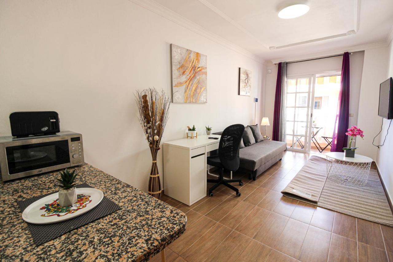 Beautiful Renovated With Air Conditioning Just Steps From The Sea In